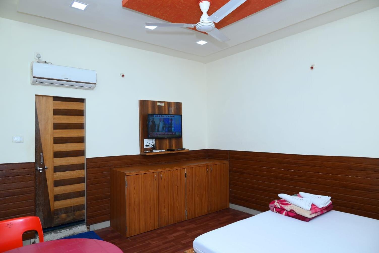 P P Lodging Mangvadi Exterior foto